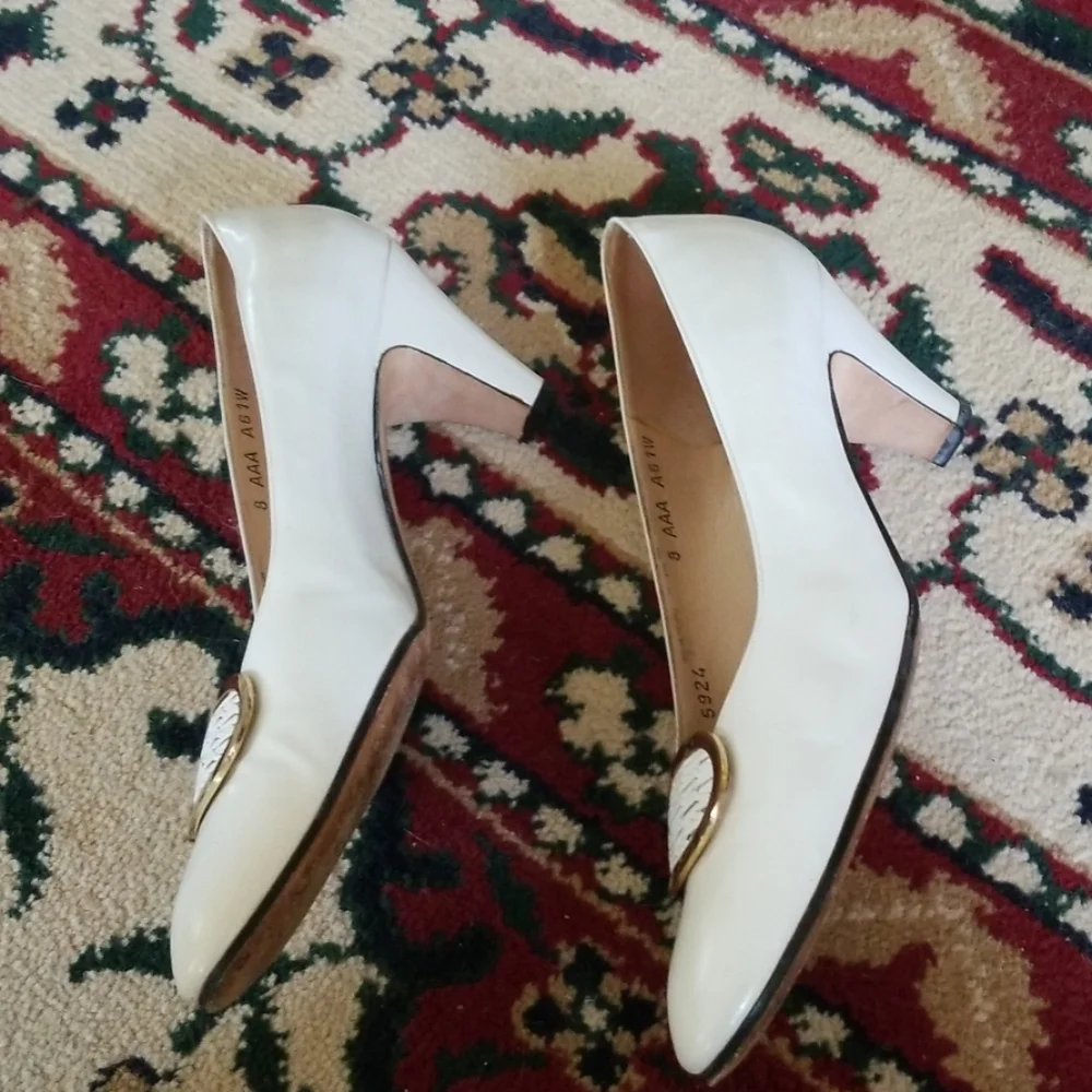 Women's white Ferragamo Shoes - Picture 4 of 8